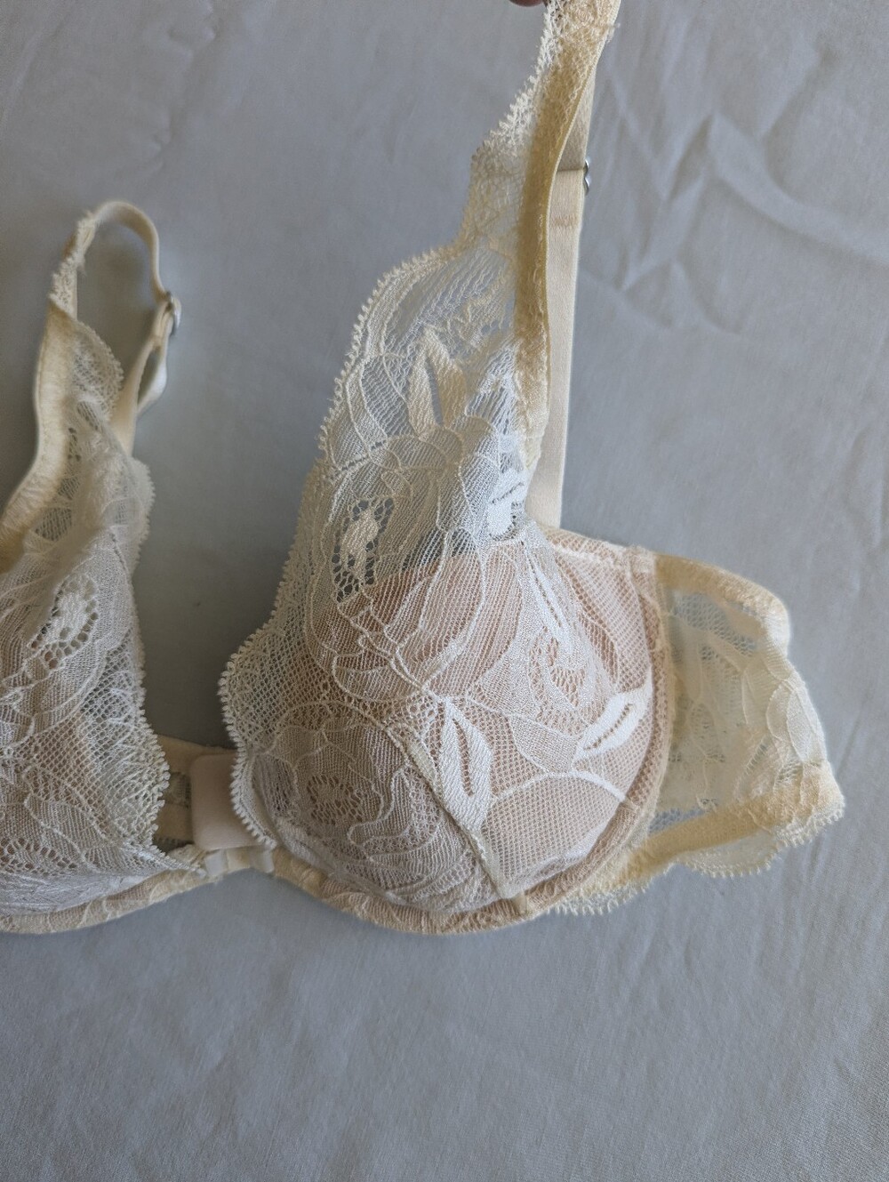 Calvin Klein Perfectly Fit Lace Plunge Bra - Picture 4 of 10